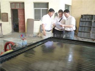 選礦用的巖金礦搖床設備